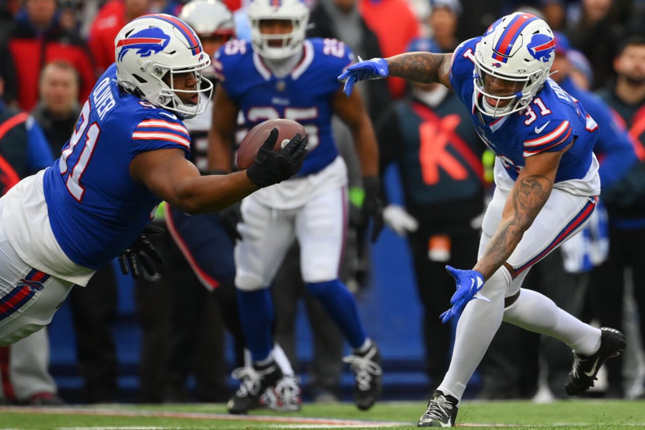 "Patriots' Struggles Highlighted in Week 17 Loss as Bills' Ed Oliver Eyes All-Pro Honors"
