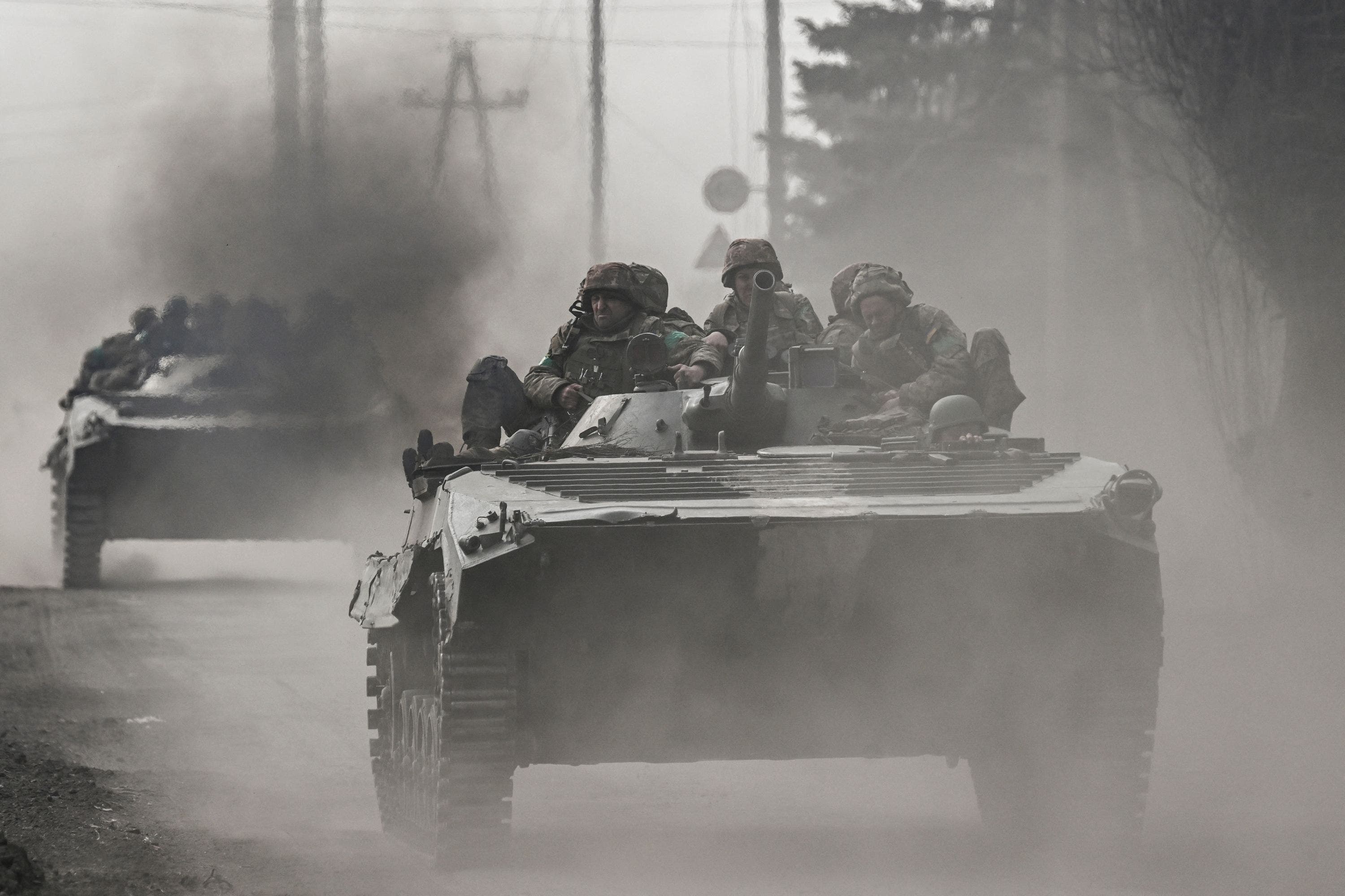 Russian momentum wanes in Bakhmut, Ukraine prepares for strategic move.