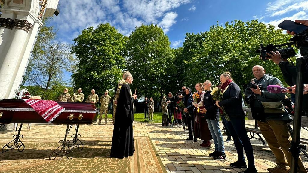 Featured image for American hero laid to rest in Ukraine