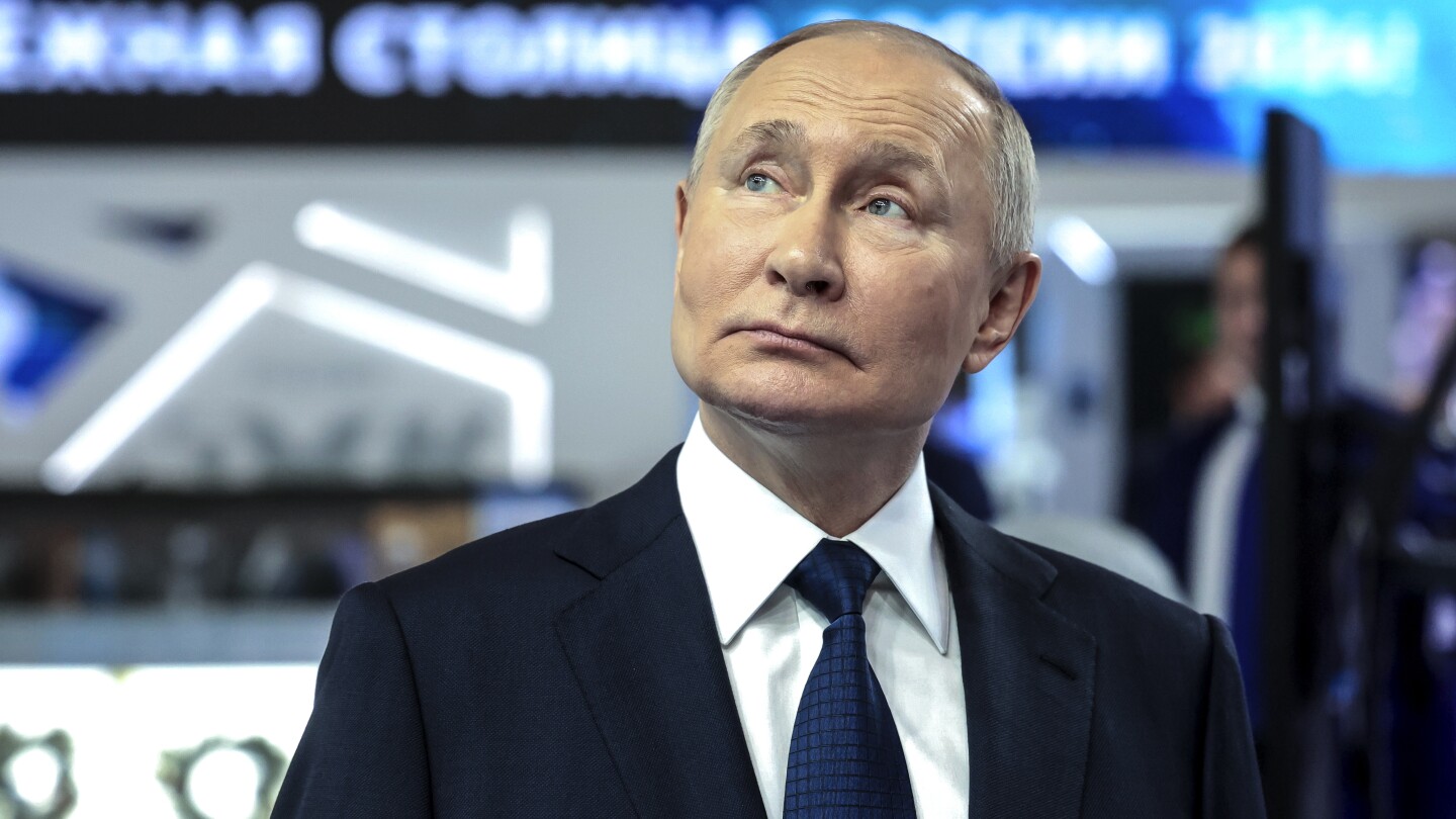 "Putin's Reelection Bid Gains Support as Pro-Peace Candidate Advances"