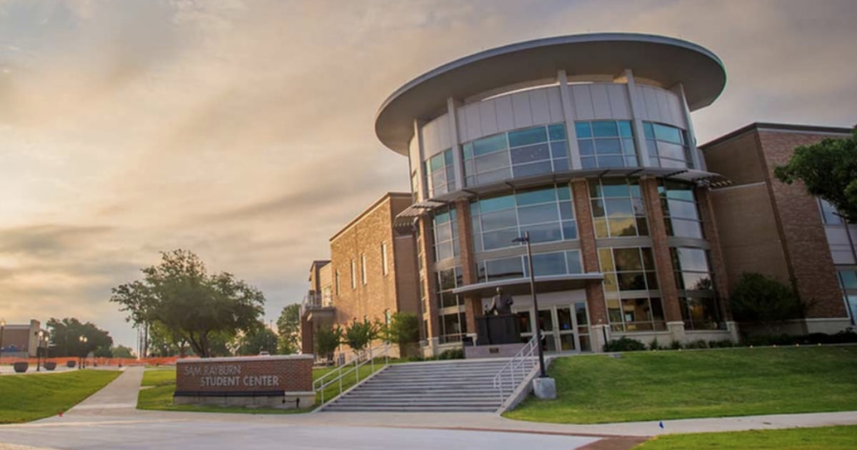 AI plagiarism accusations lead to mass student failures by professor.