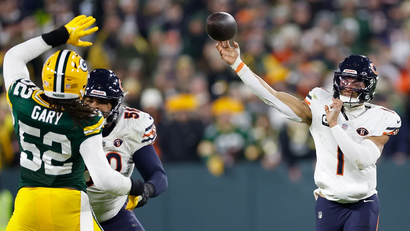 "Chicago Bears' Bold Draft Moves: Revamping Offense and Pairing Justin Fields with Rookie QB"
