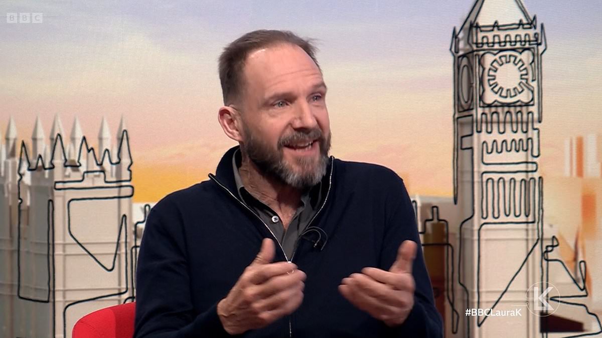 Featured image for Ralph Fiennes Urges End to Trigger Warnings in Theatre