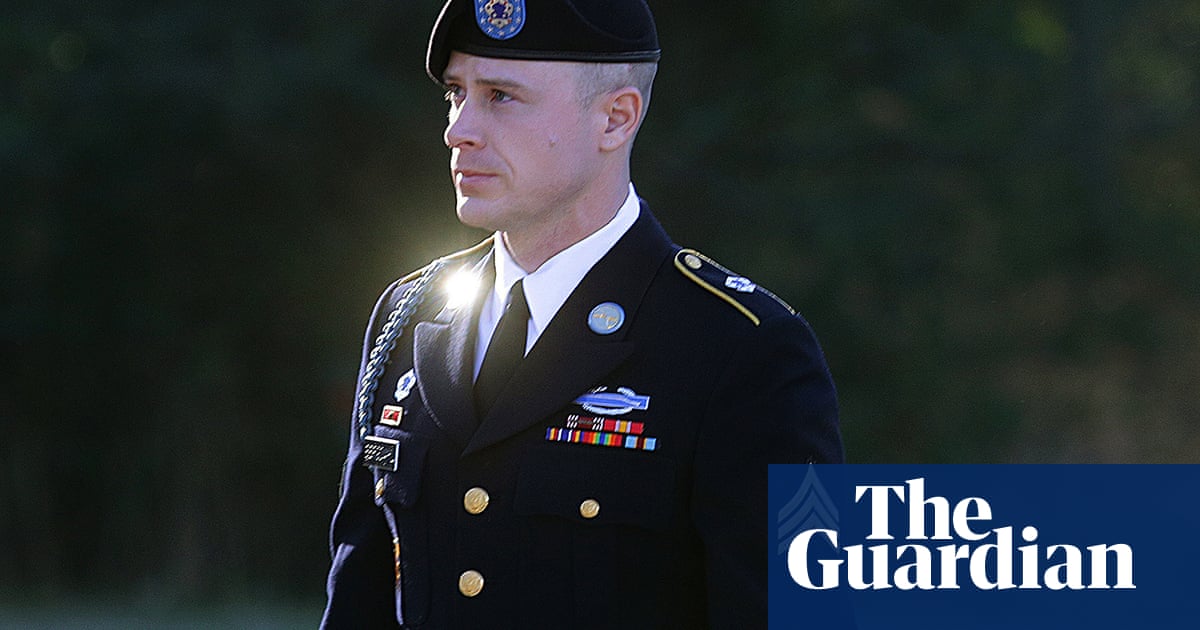 Featured image for Judge Throws Out Bowe Bergdahl's Desertion Conviction