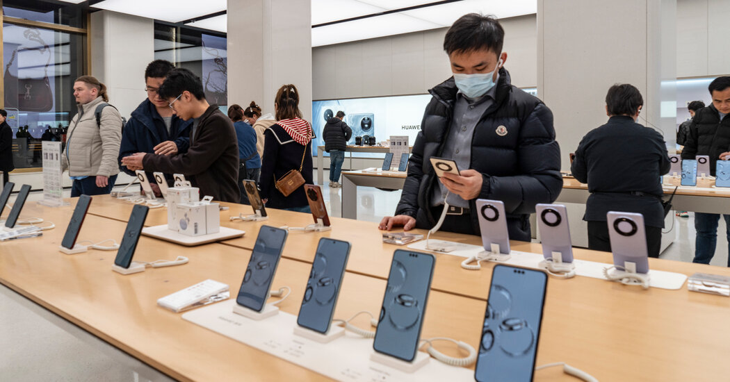 "Apple Removes WhatsApp from China App Store on Government Order"
