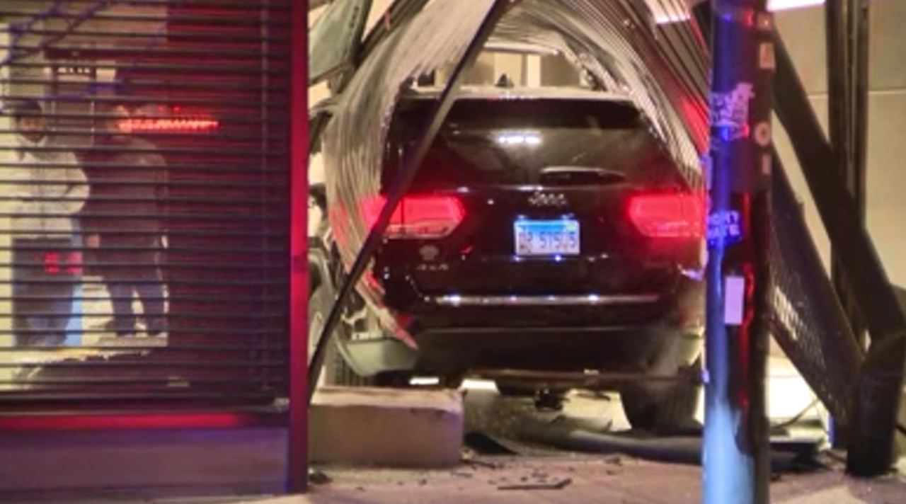 Featured image for Rampant Crash-and-Grab Burglaries Plague West Loop Clothing Stores