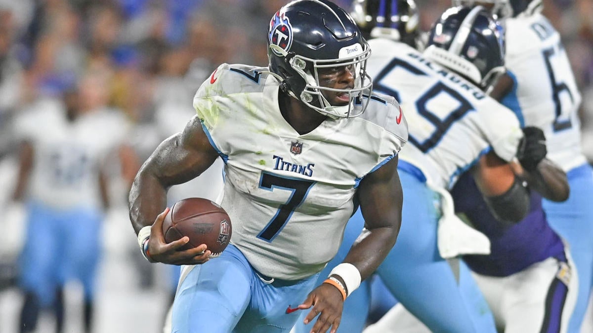 Featured image for Titans' faith in Malik Willis wavers as Tannehill trade rumors swirl.