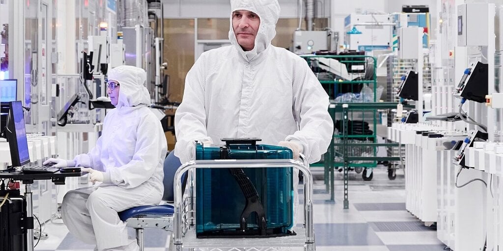 Featured image for IBM Advances Quantum Technology with New Chips and Breakthroughs