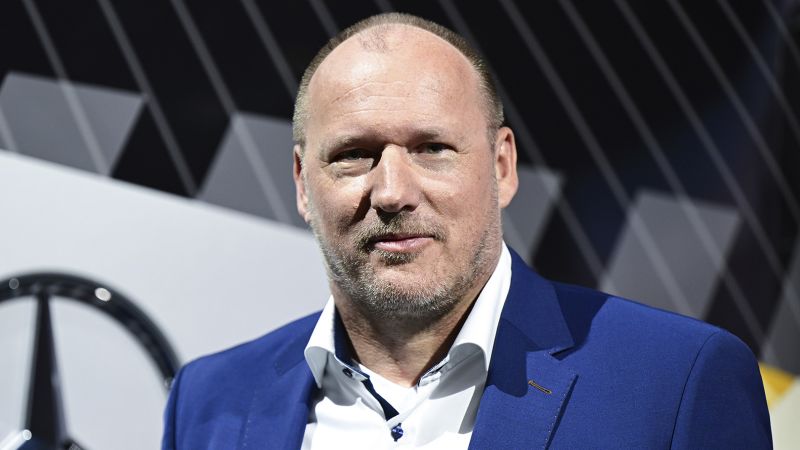 Featured image for Tragic Incident Claims Life of Daimler Truck Finance Chief Jochen Goetz