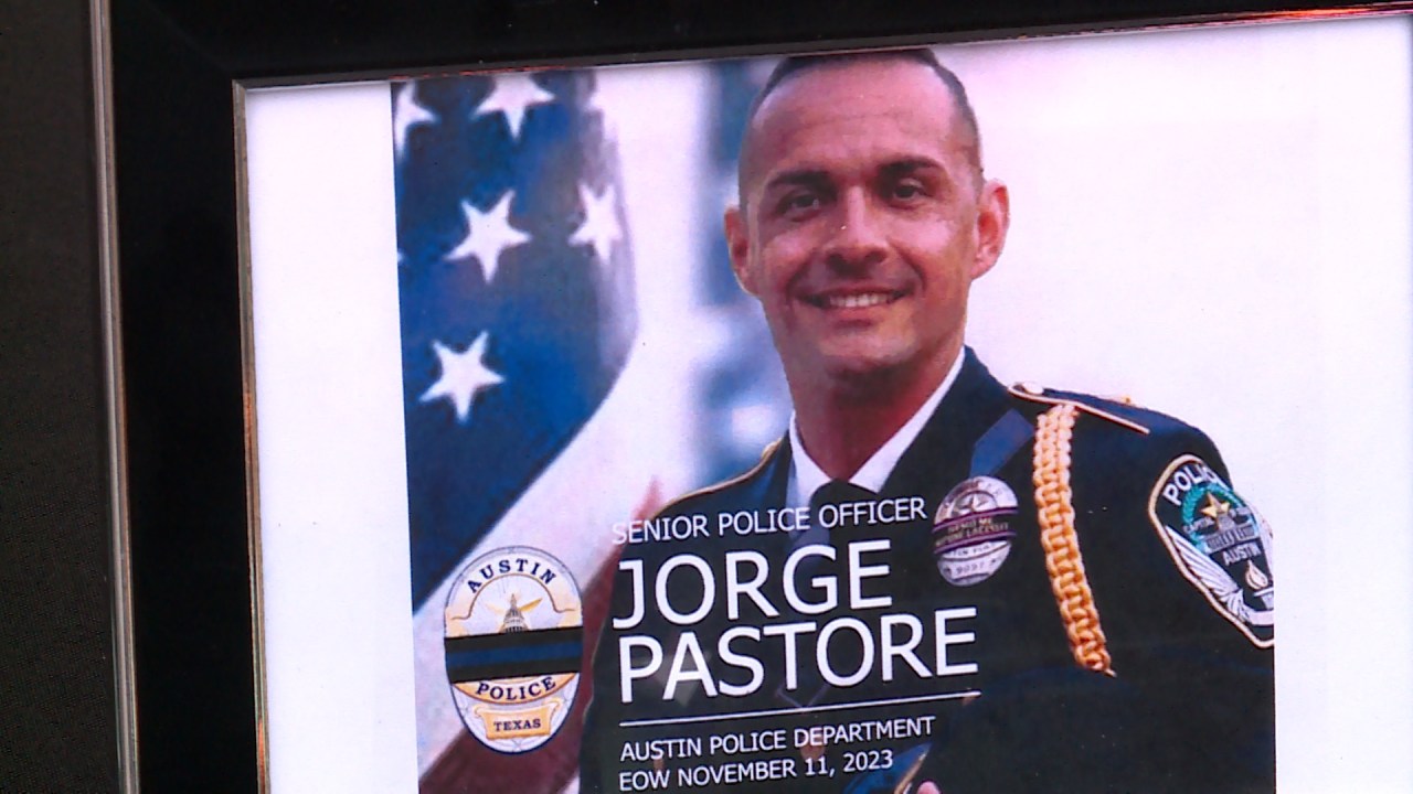 "Tragic Loss: Vigil held for fallen Texas SWAT officer killed in hostage situation"