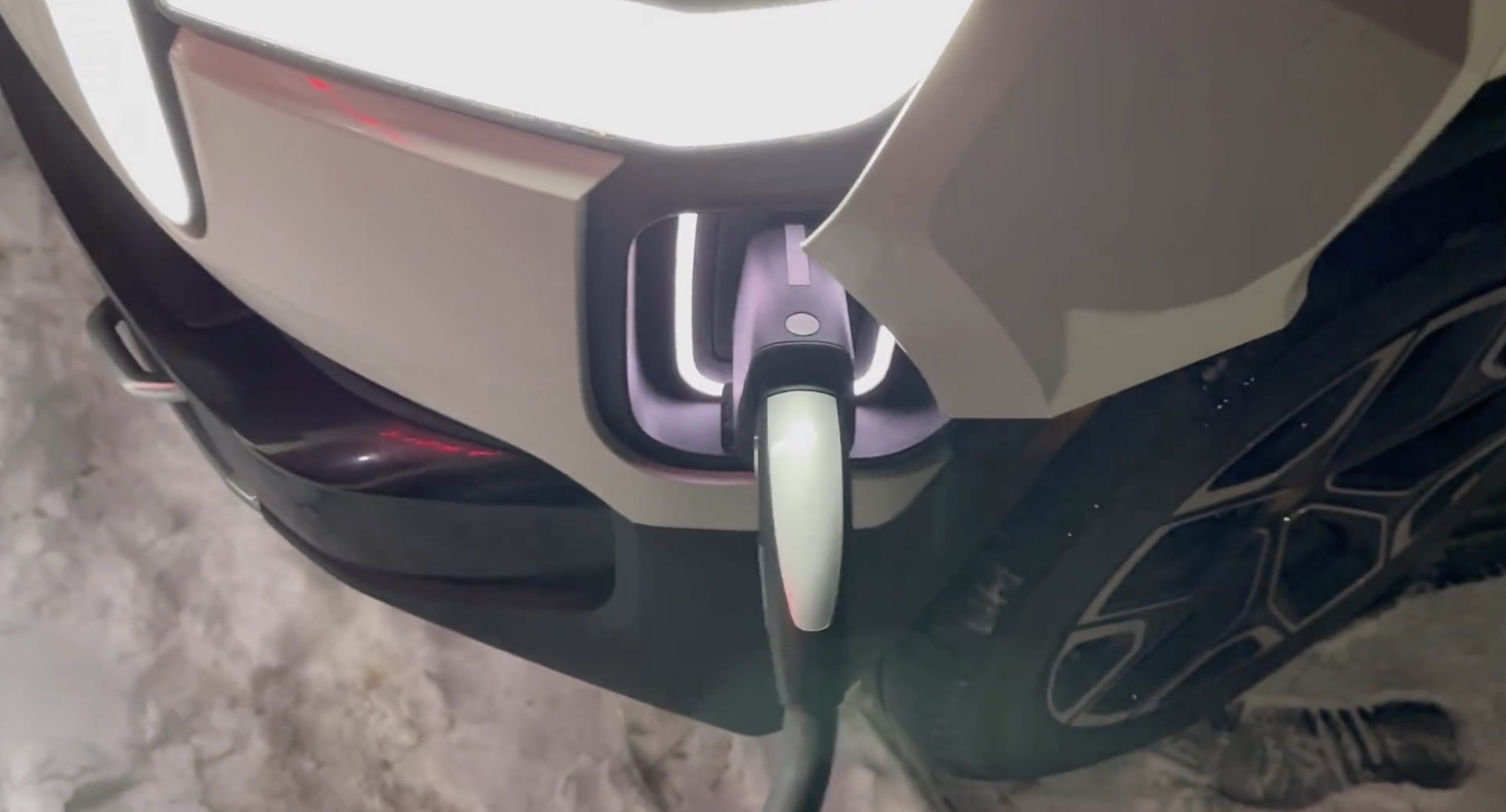 Rivian's NACS adoption gains support from owners and industry players.