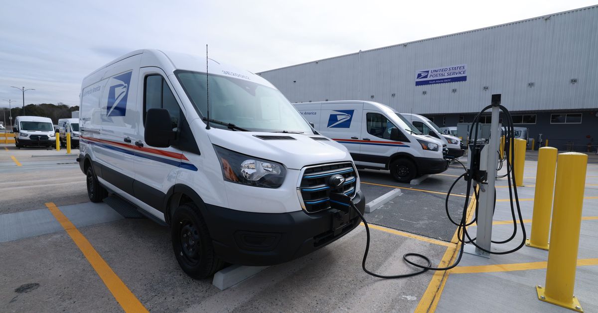Featured image for "USPS Introduces Electric Fleet and Charging Infrastructure in Atlanta"