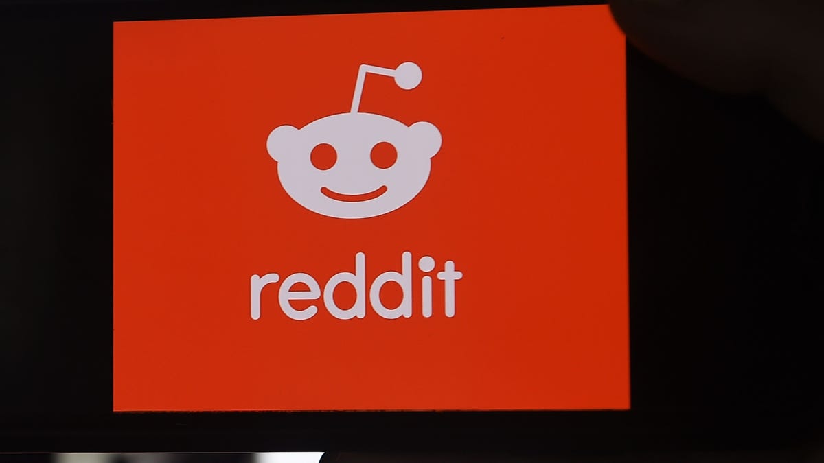 Featured image for Reddit Communities Stage Mass Blackout in Protest of Company's Policies.