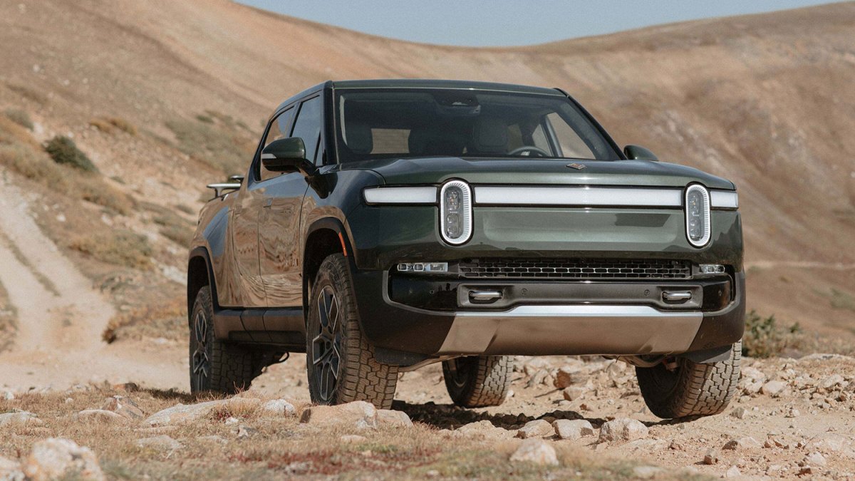 "Rivian Q4 Deliveries Dip and Stock Declines as EV Performance Trails Behind Tesla"