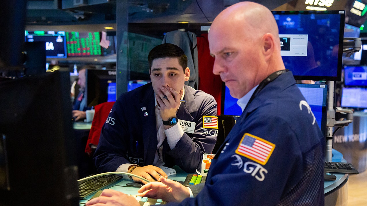 The Fed's Dilemma: Rate Hikes and Economic Risks
