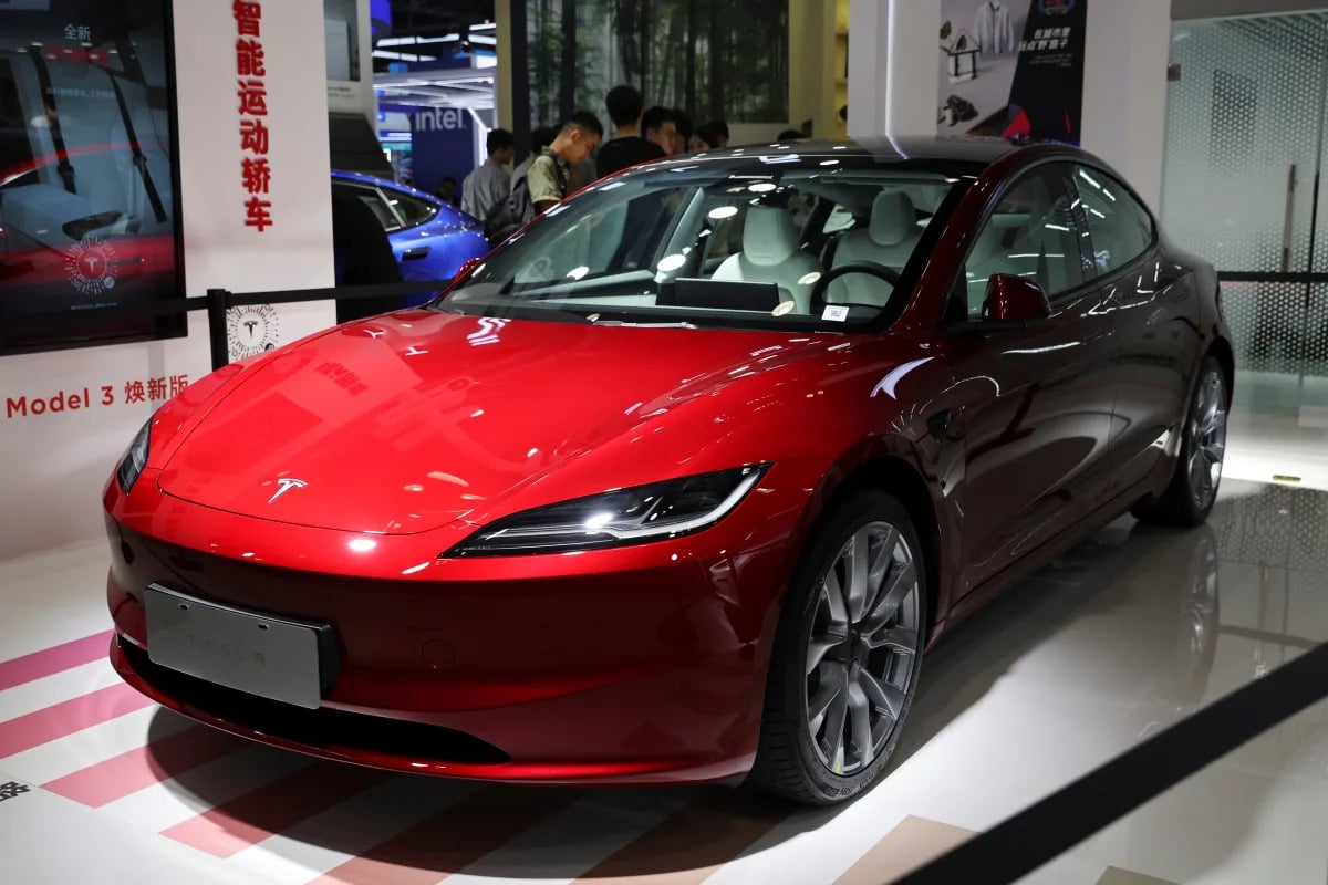 Featured image for Tesla Stock Plummets on Slumping Shipments and Price Cuts in China
