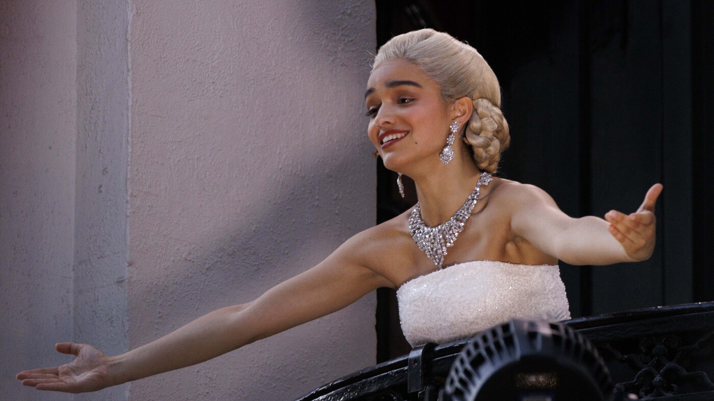 Featured image for London's West End Summer Showstoppers Are Offstage