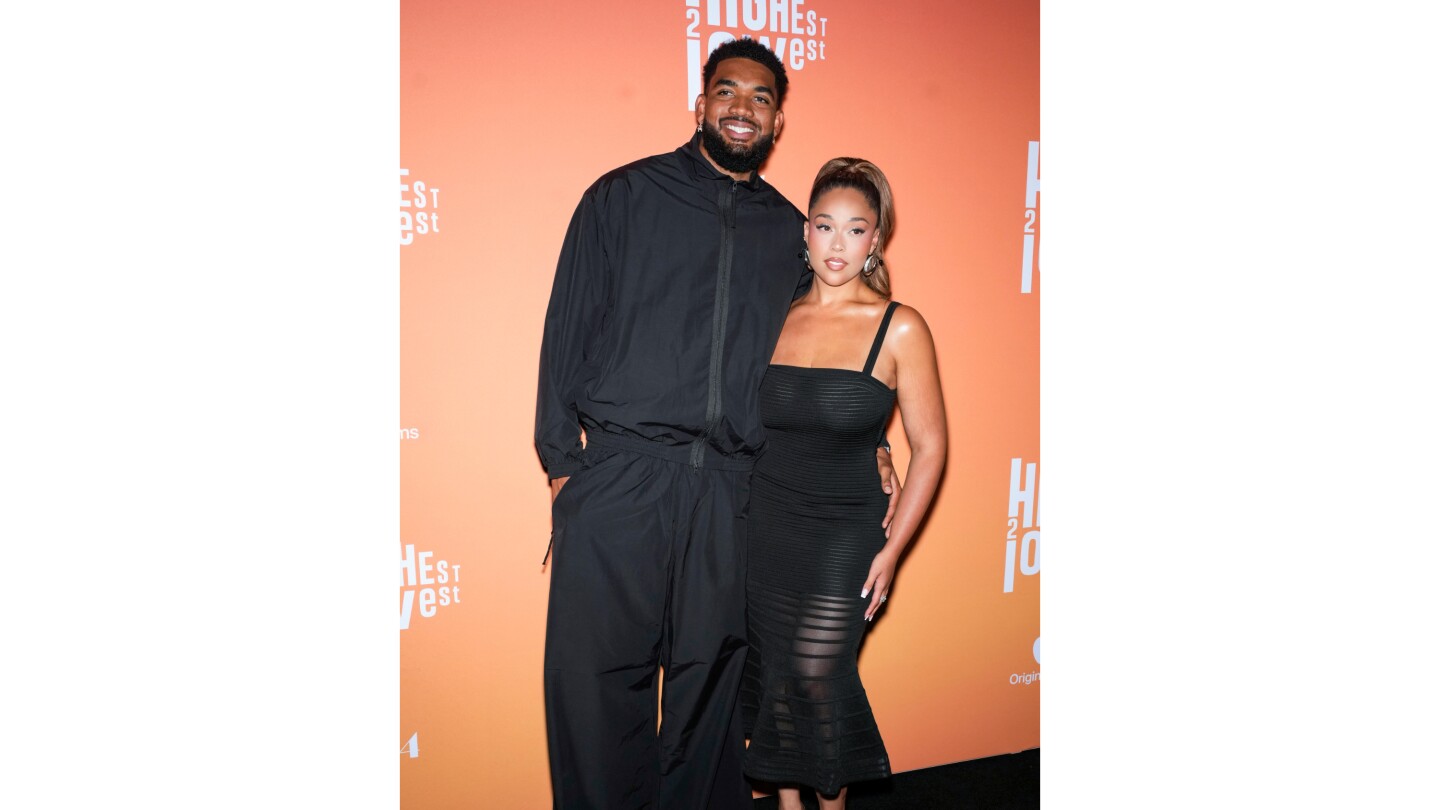 Featured image for Karl-Anthony Towns and Jordyn Woods Celebrate Christmas Engagement