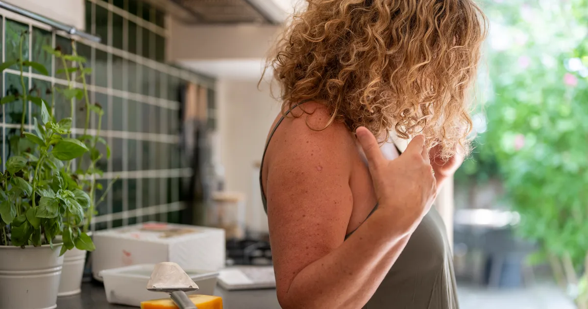 Featured image for Study Finds One Diet Effectively Reduces Menopausal Hot Flashes