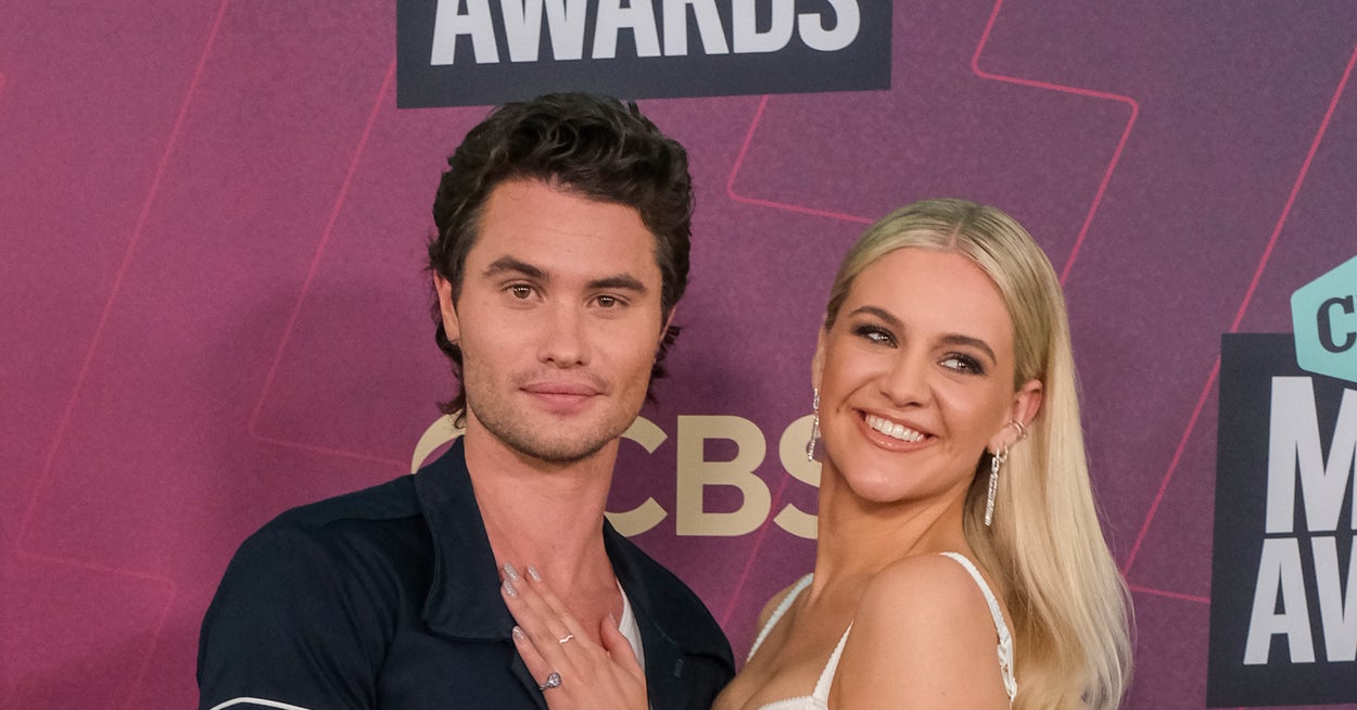 Featured image for Kelsea Ballerini's Eventful Night at the 2023 CMT Awards