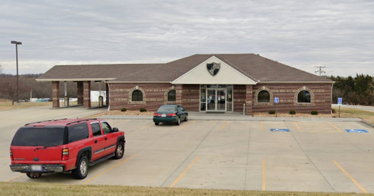 Repeat 78-year-old bank robber arrested again