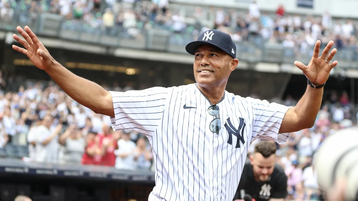 Featured image for Mariano Rivera Injures Achilles During Yankees Old-Timers' Game