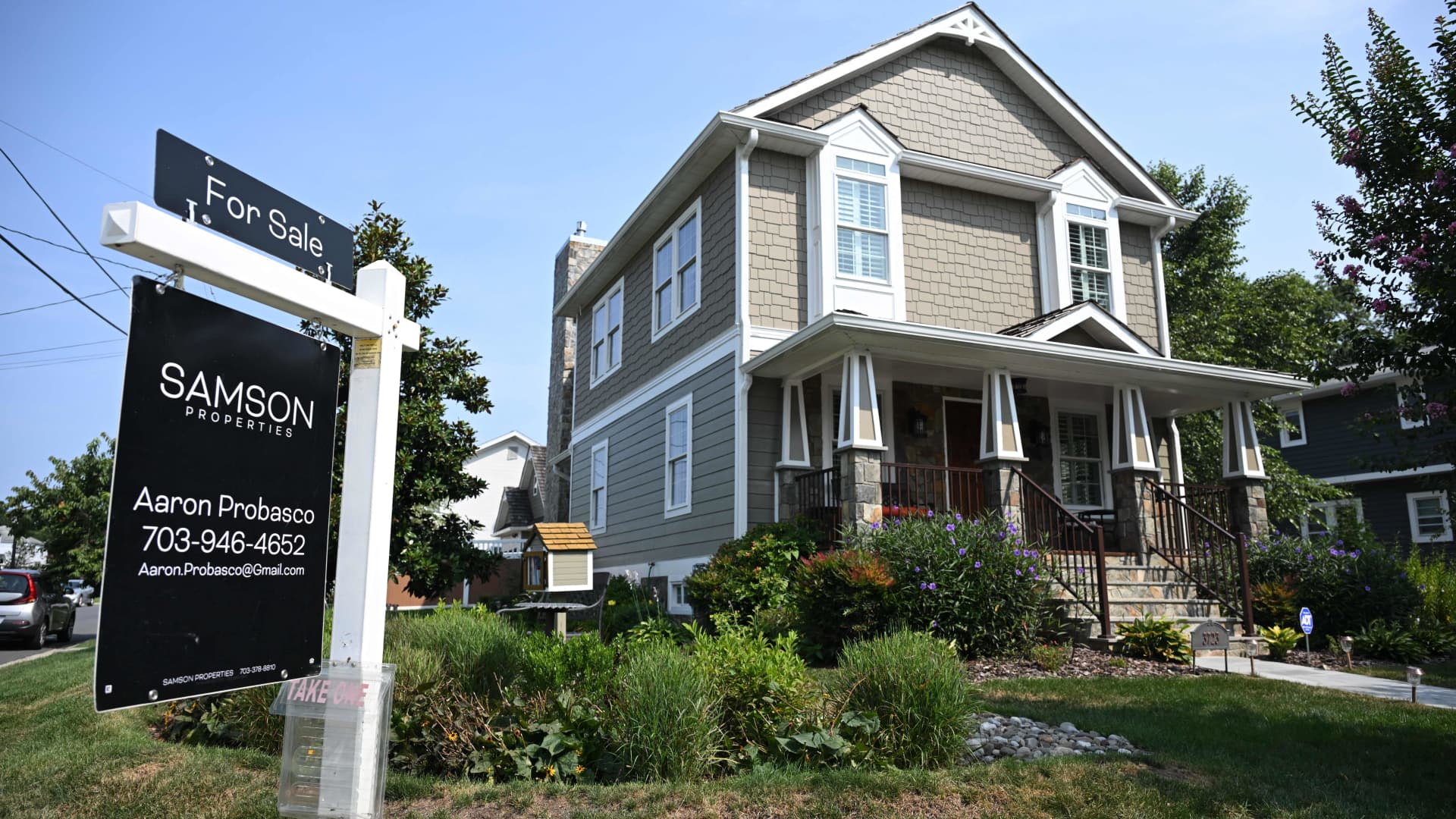 Mortgage Demand Surges as Rates Fluctuate