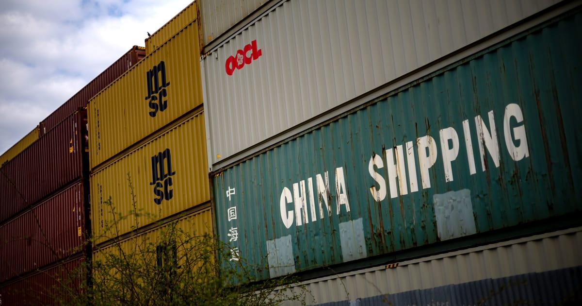 Featured image for US Goods Imports Drop 20% in April Amid Tariff Impact