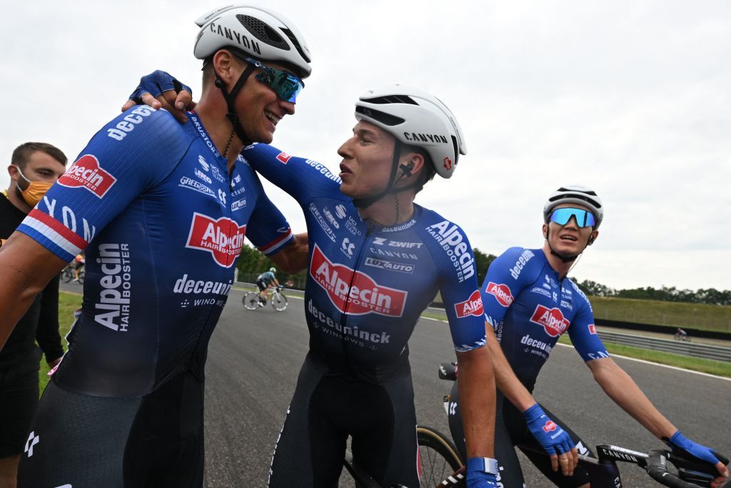 "Van der Poel's Dominance Continues as Philipsen Claims Green Jersey in Tour de France"