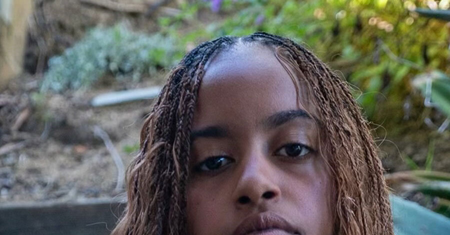 Featured image for "Malia Obama Makes Waves at Sundance Film Festival"