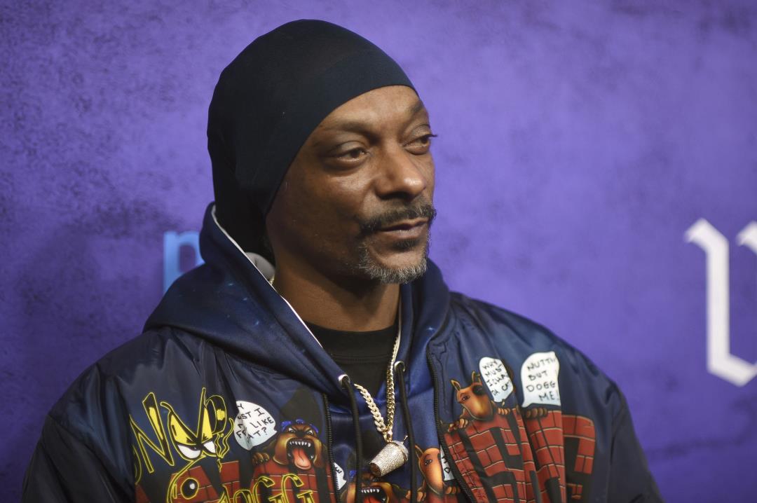 Featured image for "Snoop Dogg Expresses 'Love and Respect' for Trump Amid Legal Developments"