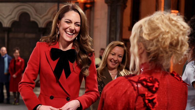 Featured image for Princess of Wales Hosts Heartfelt Christmas Carol Service with Family