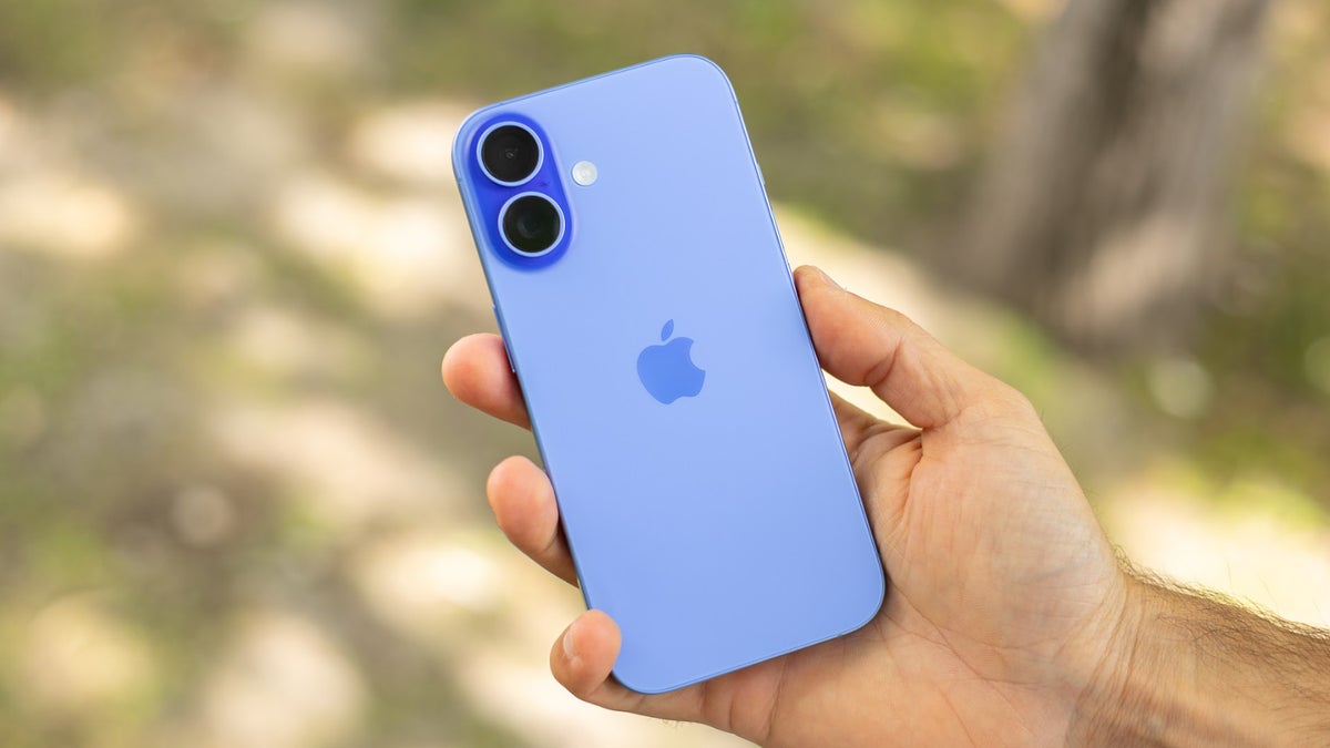 Featured image for Apple to Phase Out iPhone 18 Base Model in Favor of Foldable and Budget Variants