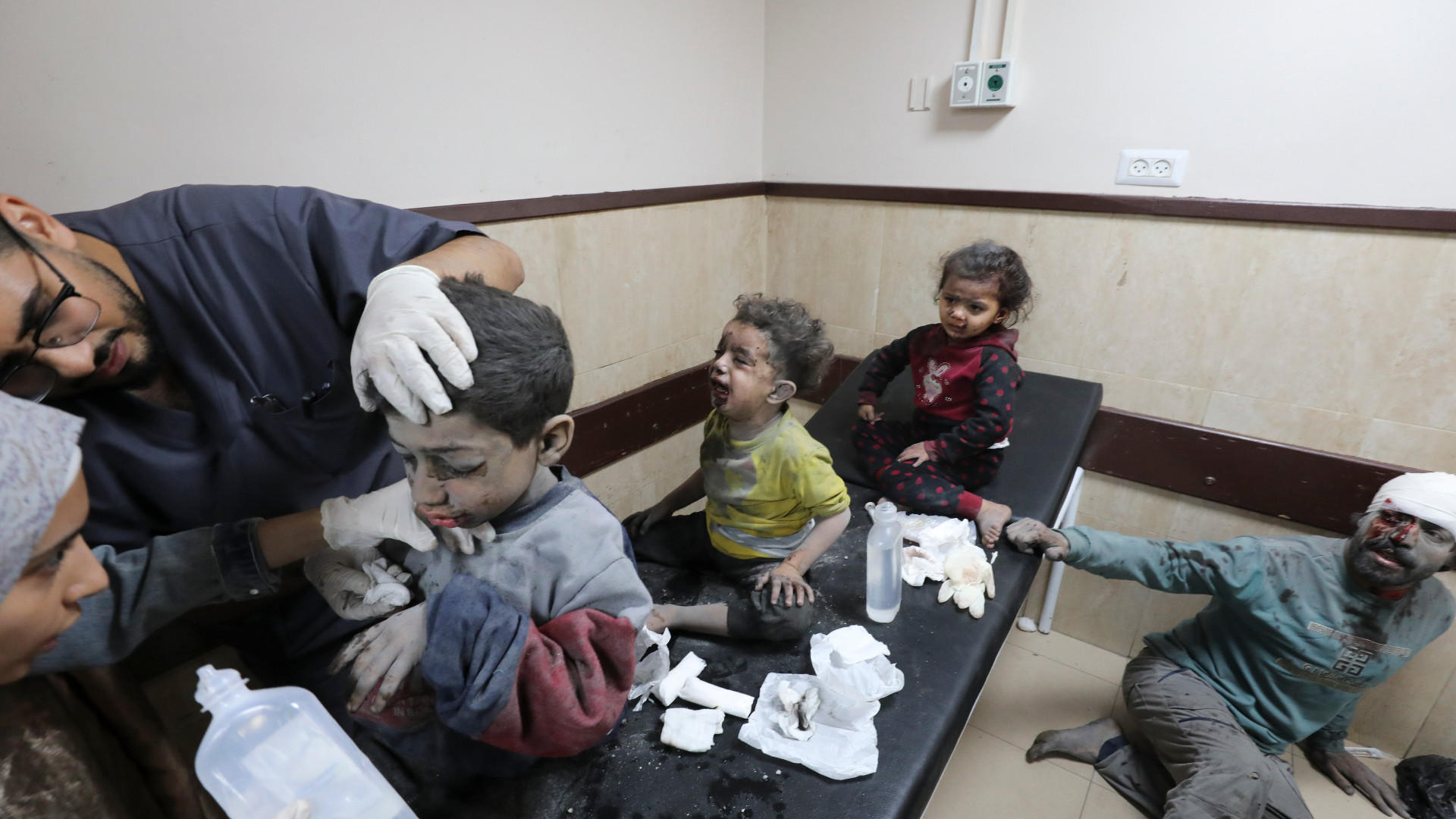 "Rising Child Casualties and Amputations in Gaza Amidst Search for Joy in Shelter Schools"