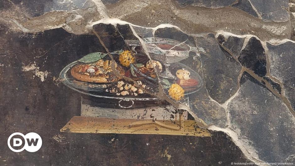 "Pompeii Archaeologists Unearth Ancient Pizza Fresco"