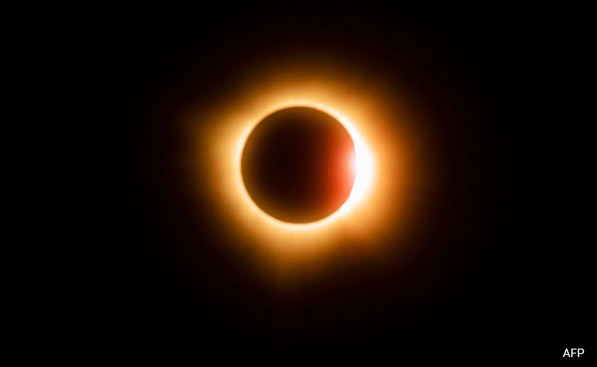 Featured image for "Unveiling Solar Prominences: The Spectacular Sight During America's Total Solar Eclipse"