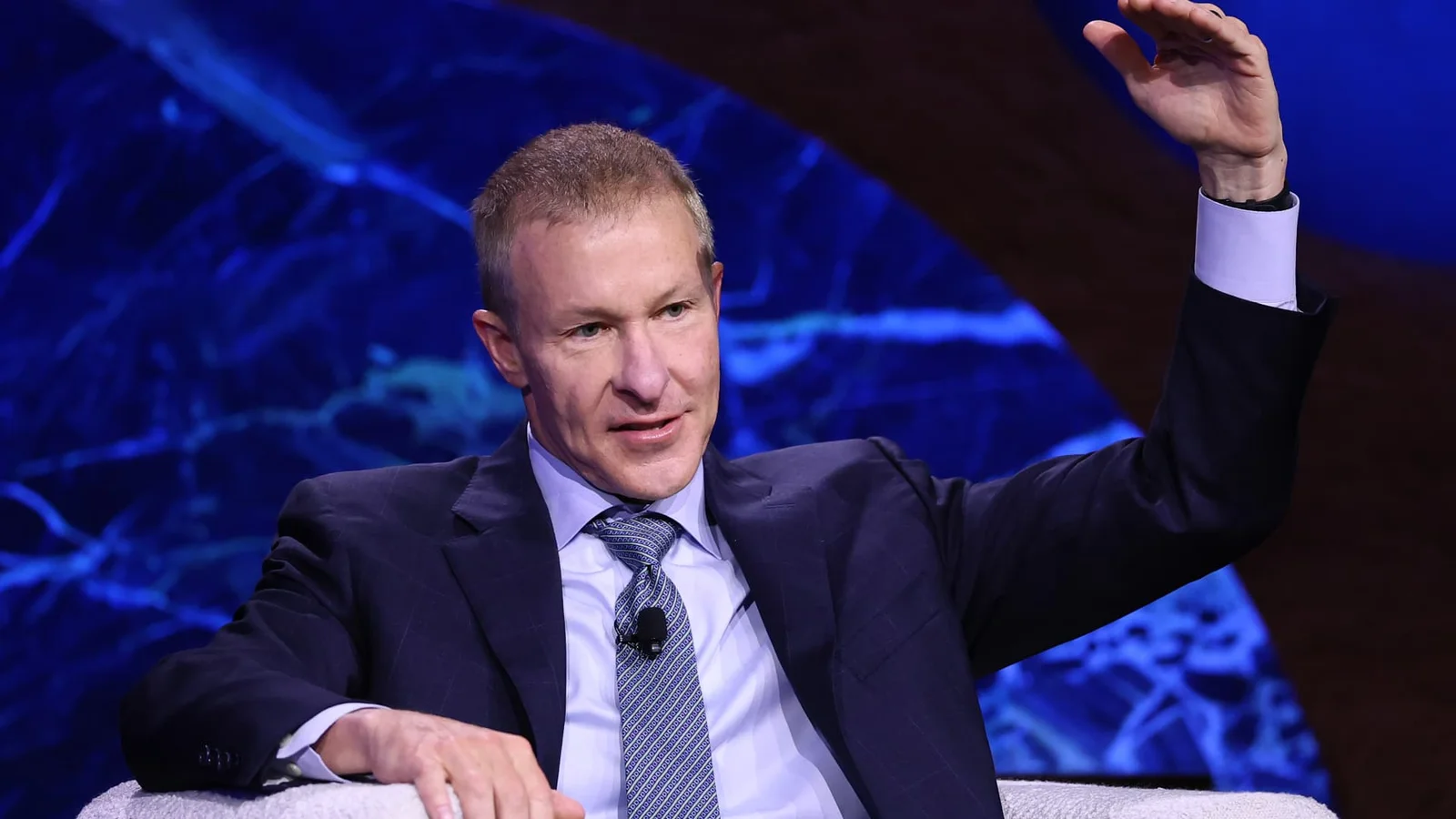 Jet-fuel surge threatens United's Q1 results as demand stays resilient