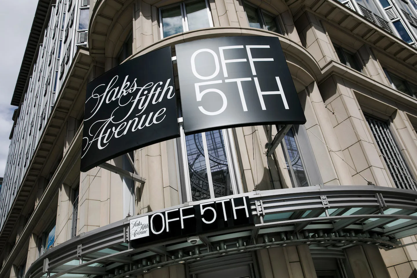 Saks Global to Shut Dozens of Off-Price Stores Amid Bankruptcy Restructuring