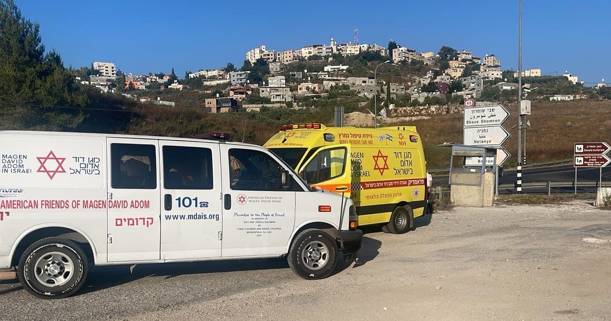 Featured image for Three Israelis Lightly Wounded in West Bank Shooting Incident