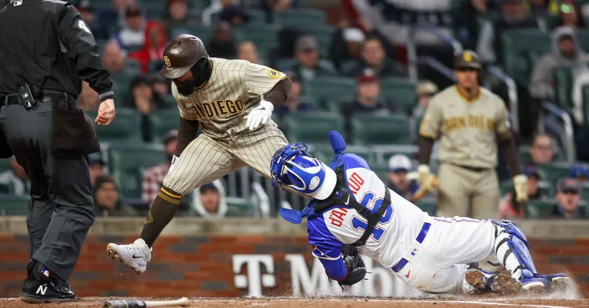 Padres outlast Braves in low-scoring game.