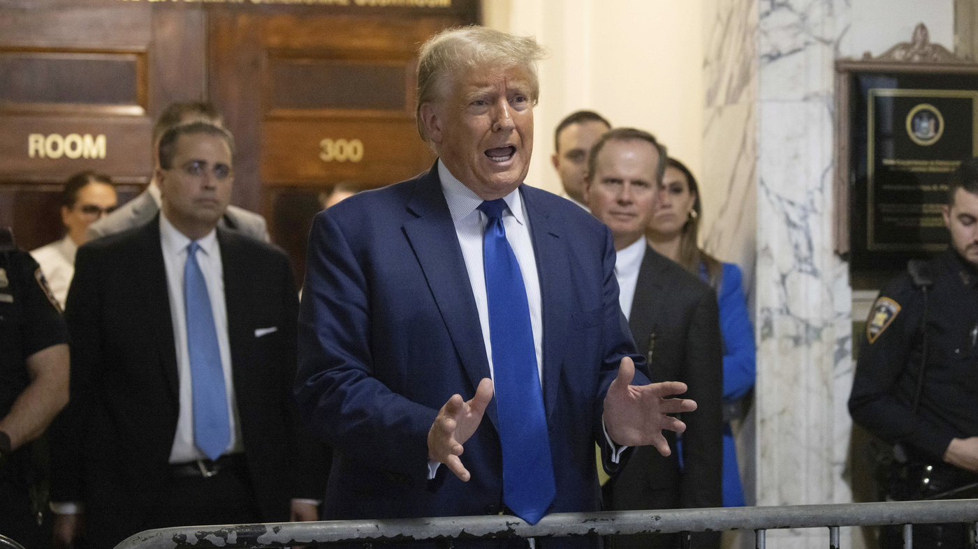 "Special counsel pushes for reinstatement of Trump gag order in election interference case"