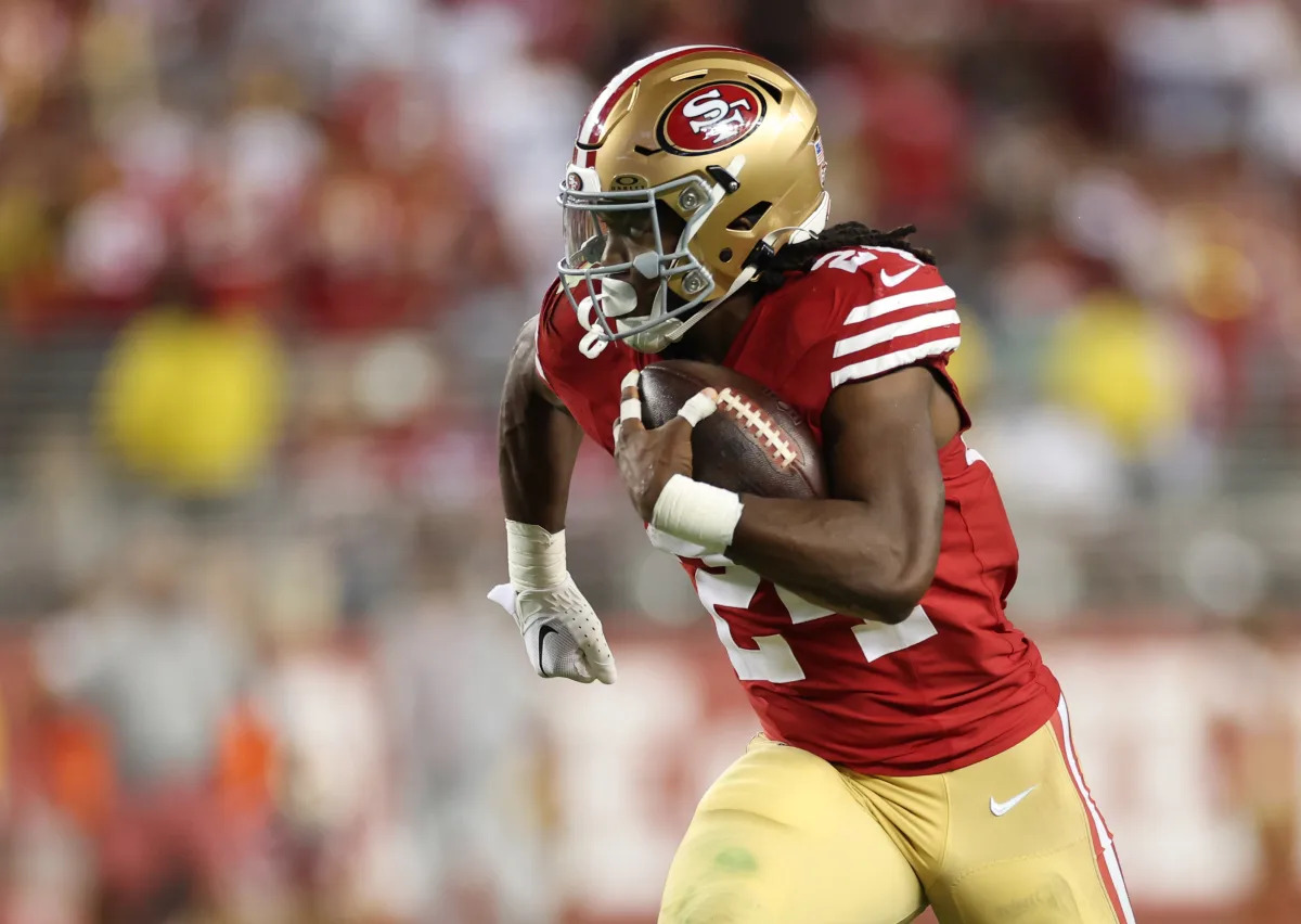 Featured image for Fantasy Football Week 7: Viewer's Guide, Rankings, Start/Sit Advice, Game-by-Game Guide, and Waiver Wire Stashes