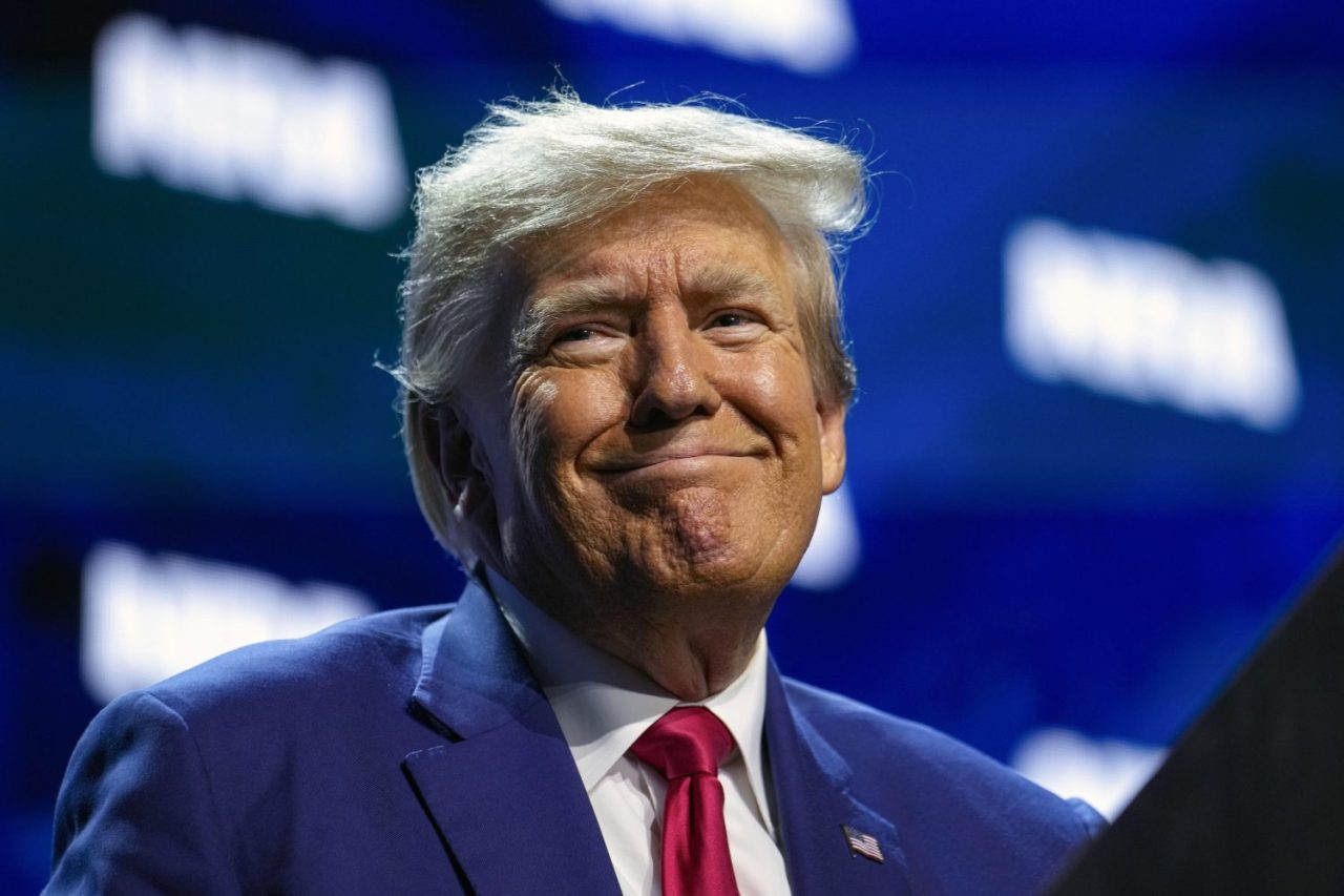 DeSantis faces pressure as Trump gains endorsements in Florida.