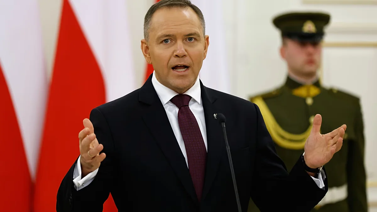 Poland’s Nawrocki veto blocks €44bn EU defence loan package