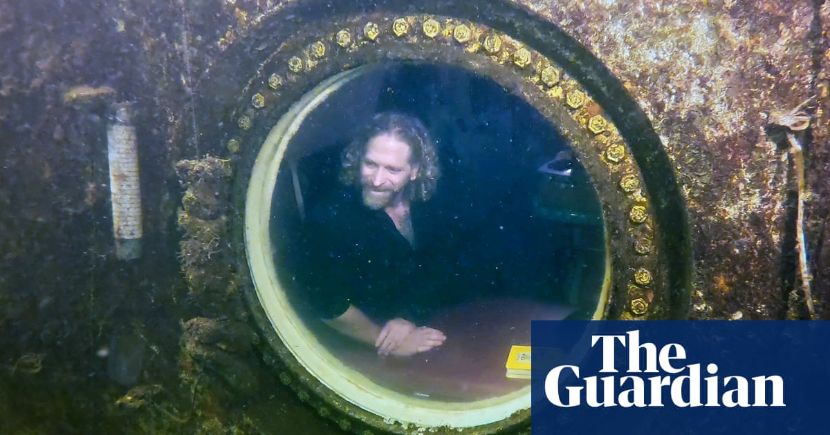 "Florida Man and US Professor Break Records for Living Underwater"