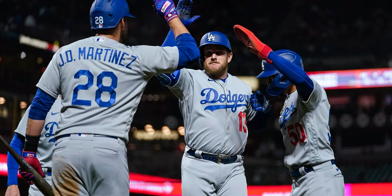 Max Muncy Dominates Giants with 4 Home Runs in Series