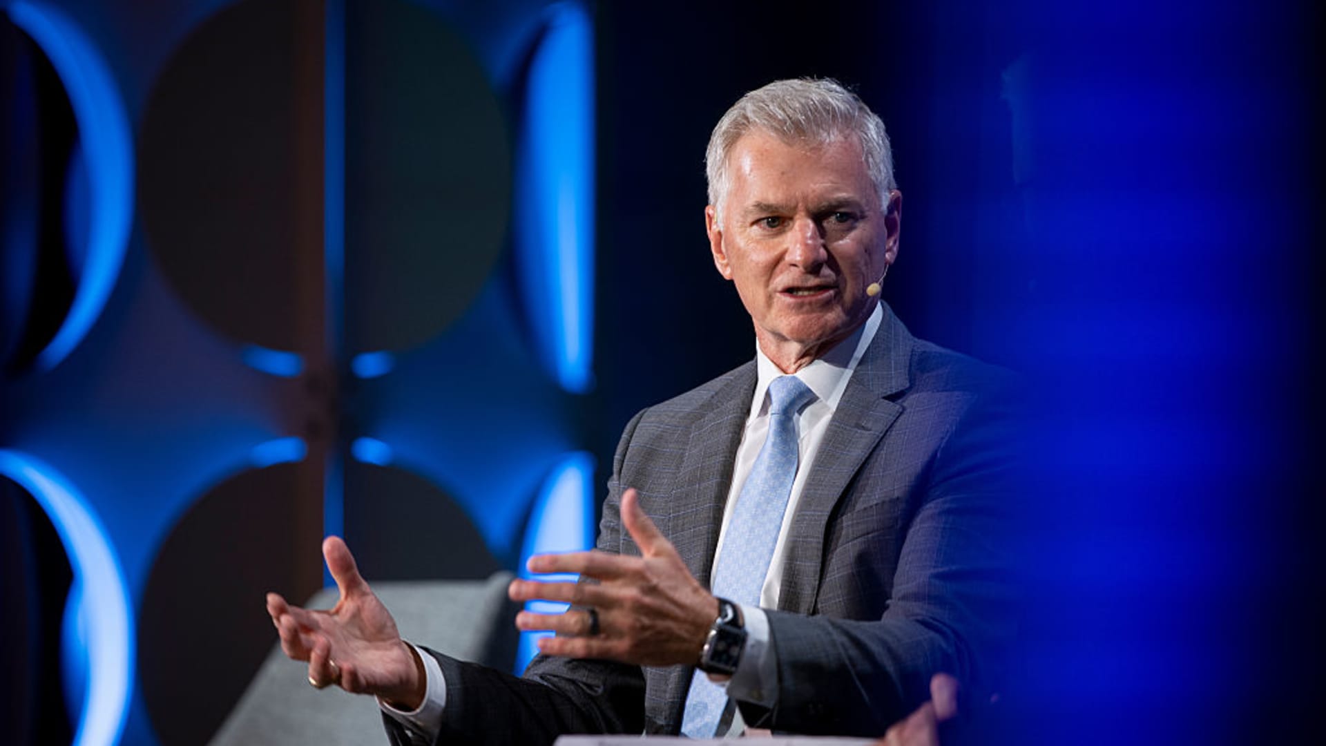 Featured image for Southwest CEO Advocates for Meeting-Free Afternoons to Boost Productivity