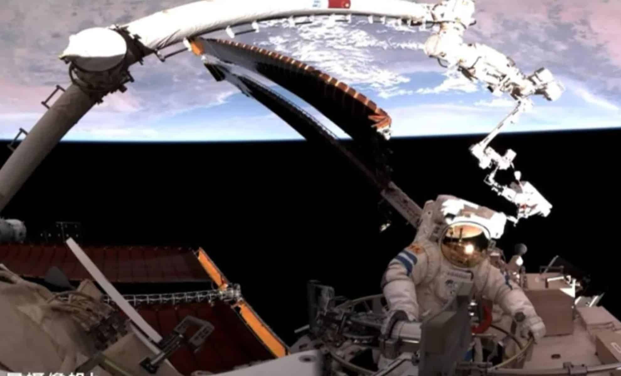 Featured image for Chinese Astronauts Break Spacewalk Record on Tiangong Station