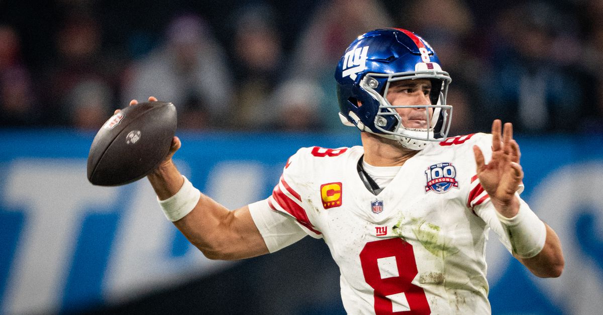 Raiders Consider Signing QB Daniel Jones
