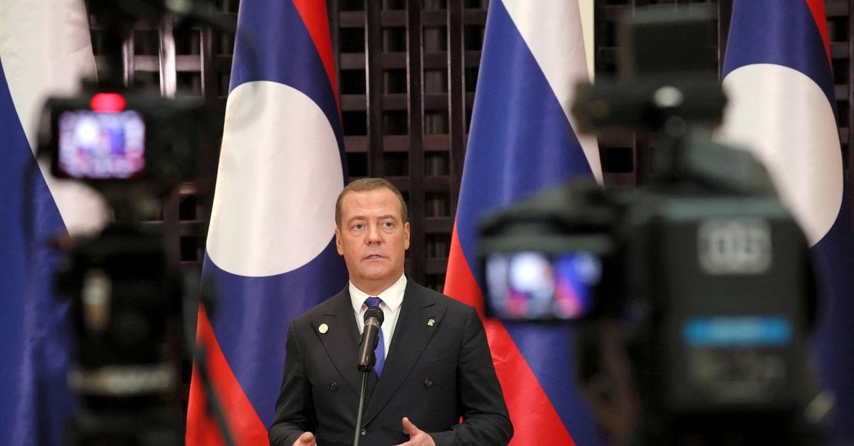 "Experts predict decades-long conflict between Russia and Ukraine"